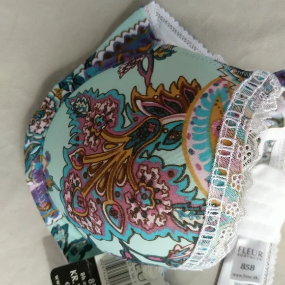 Padded Bra - Picture 2 of 3